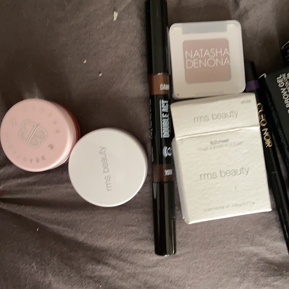 Makeup bundle - Picture 2 of 4
